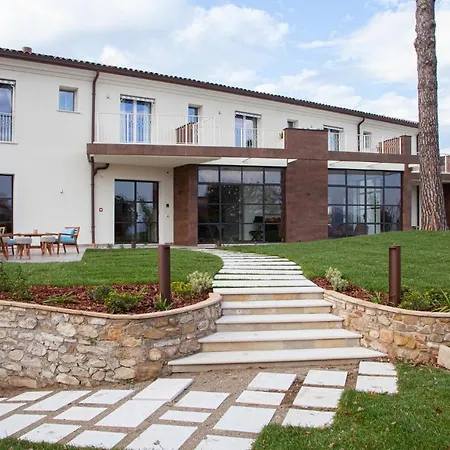 Francesca Relais Градара