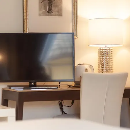 Francesca Relais Градара